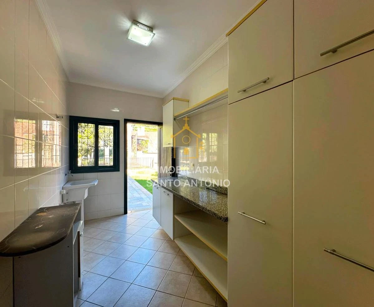 Ванна та 4 спальні: будинок 377 м² — photo 20