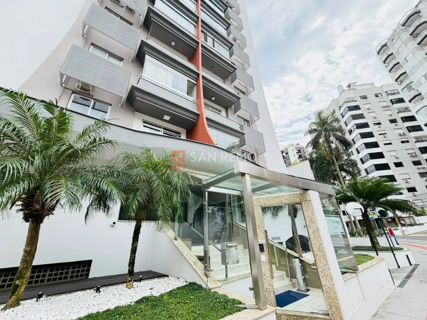 Apartment, 68 m², with a water view — photo 4