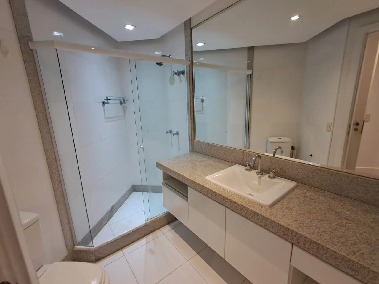 4-suite apartment with 370 m² and private BBQ area — photo 16