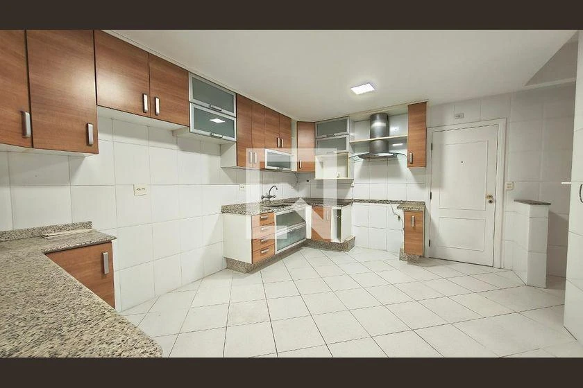 Apartamento com 3 suítes, varanda e 193 m² — photo 3