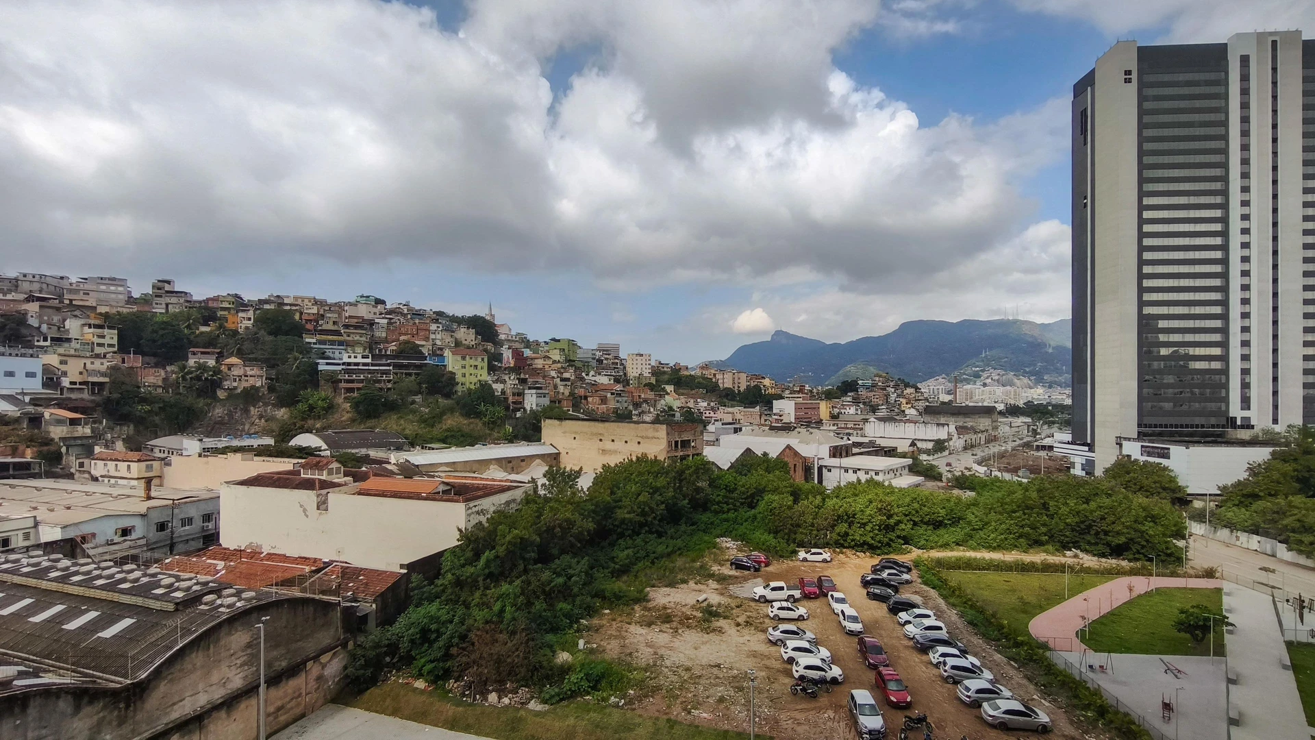 Vista a la montaña y 2 dormitorios: departamento de 42 m² — photo 20