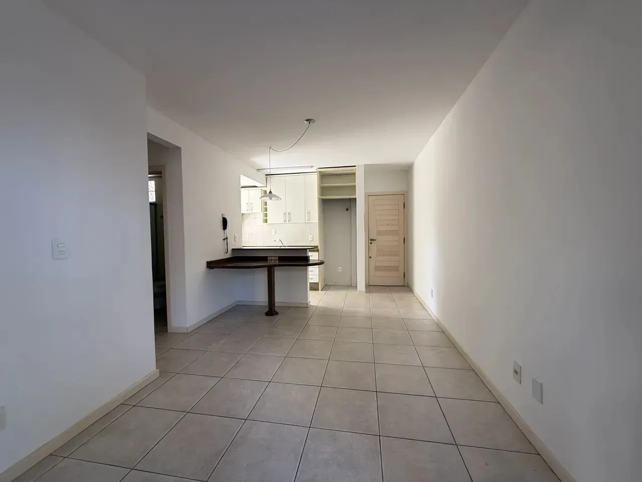 Apartamento com 2 quartos e 2 banheiros, com vaga