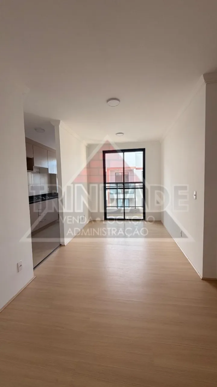Wood or laminate floors in a 2-bedroom apartment, 53 m²