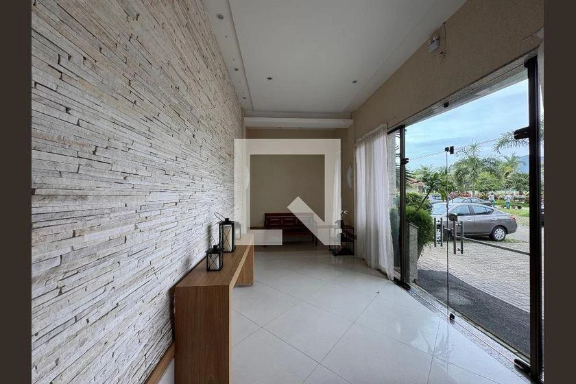 3-bedroom apartment with a glass-enclosed balcony — photo 11