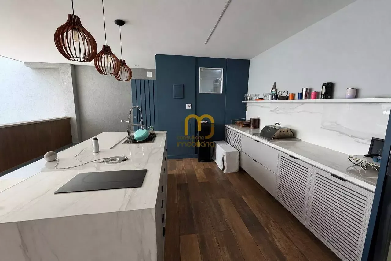 Furnished house, 300 m², with a glass-enclosed balcony — photo 4