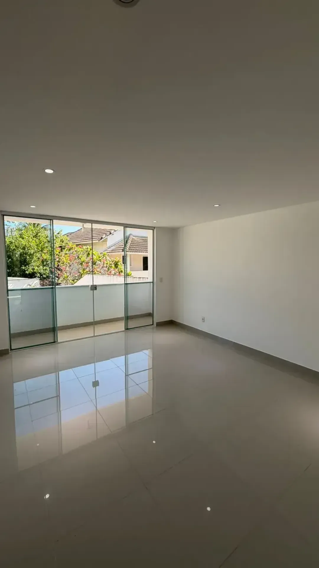 House with 5 bedrooms and 5 bathrooms, mountain view — photo 29