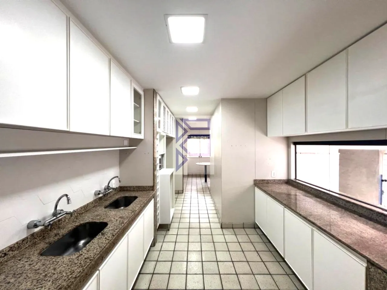 Casa com 5 quartos e 5 banheiros, vaga para 5 carros — photo 6