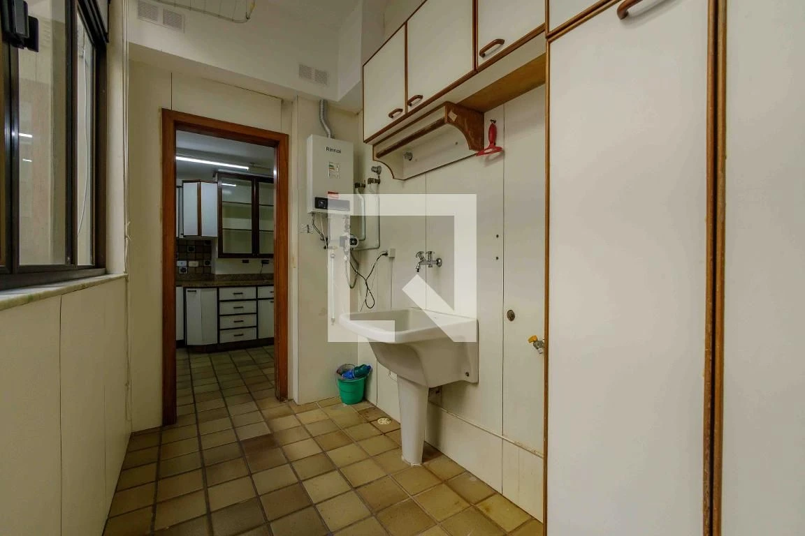 Ванна та 4 спальні: квартира 360 м² — photo 55