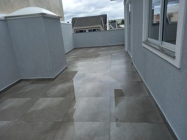 Застеклённый балкон и 3 спальни: дом 180 м² — photo 31