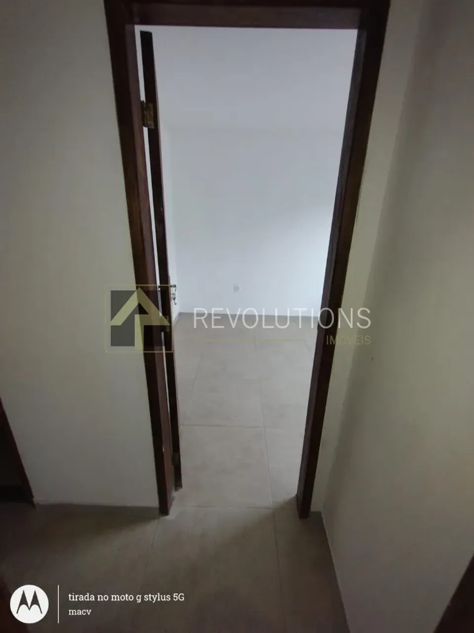 2-bedroom apartment with balcony and laundry area — photo 17