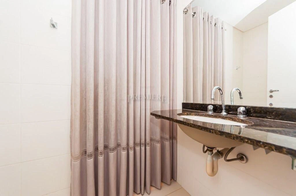 3-bedroom apartment, 1 with its own bathroom, 192 m² — photo 40
