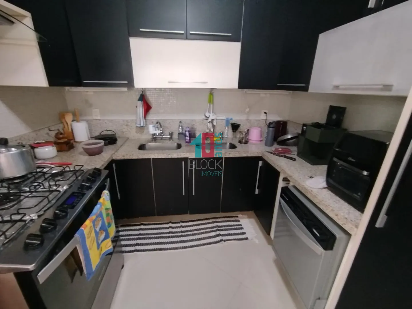Furnished 361 m² apartment with 4 en-suite bedrooms — photo 32
