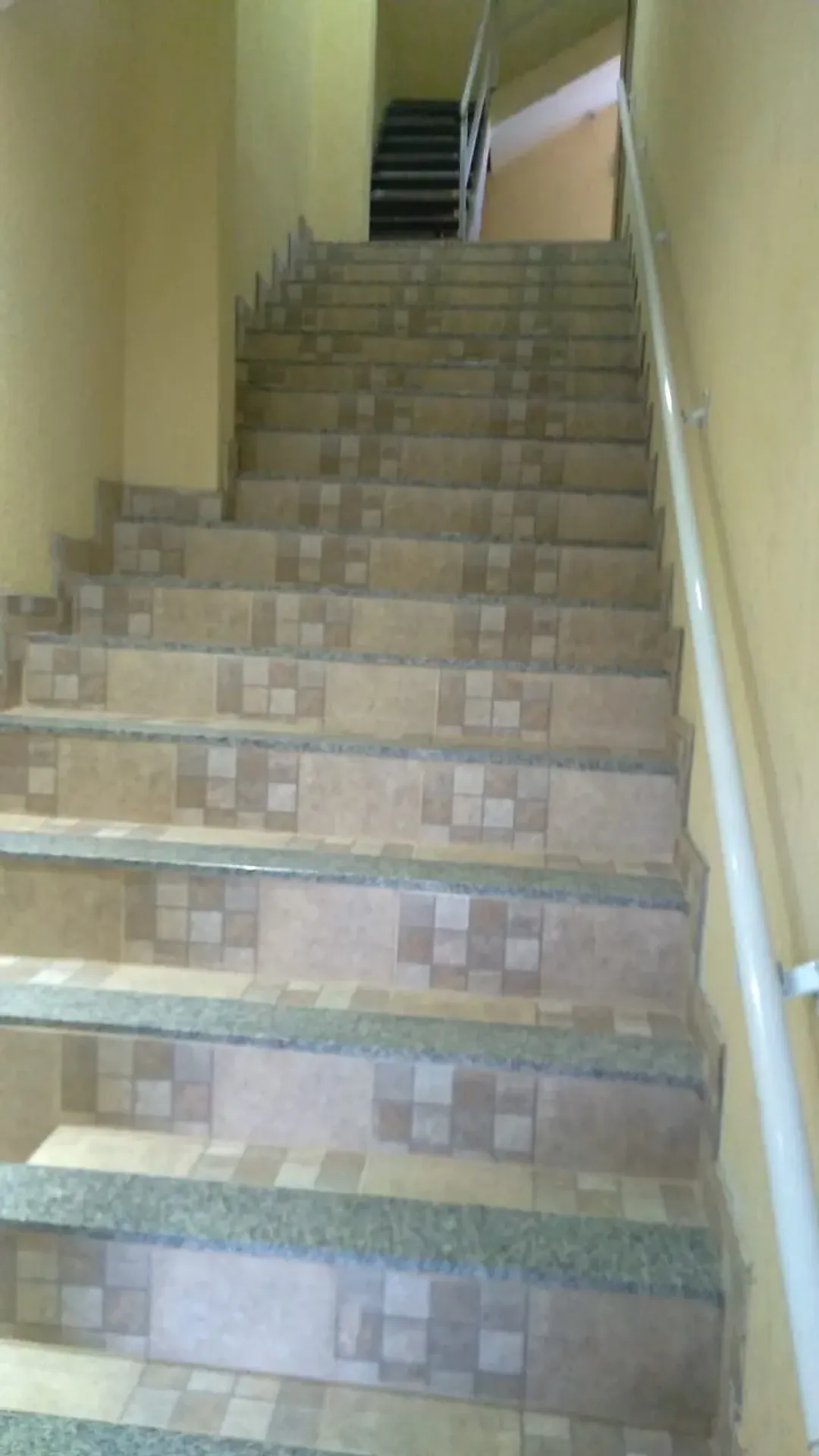 Unfurnished apartment with a balcony and 2 bedrooms — photo 5