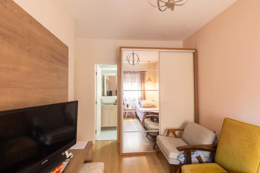 3-bedroom apartment with a home office — photo 26