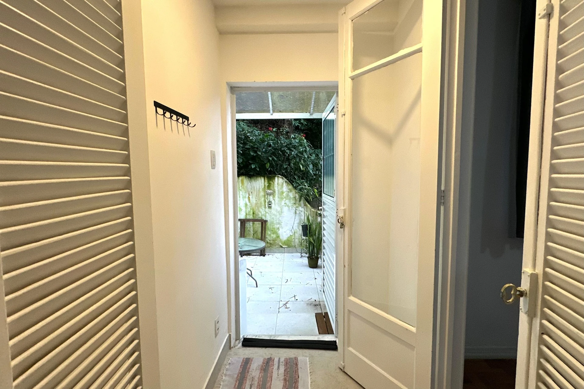 Apartamento mobiliado com 1 quarto, varanda e 2 banheiros — photo 22