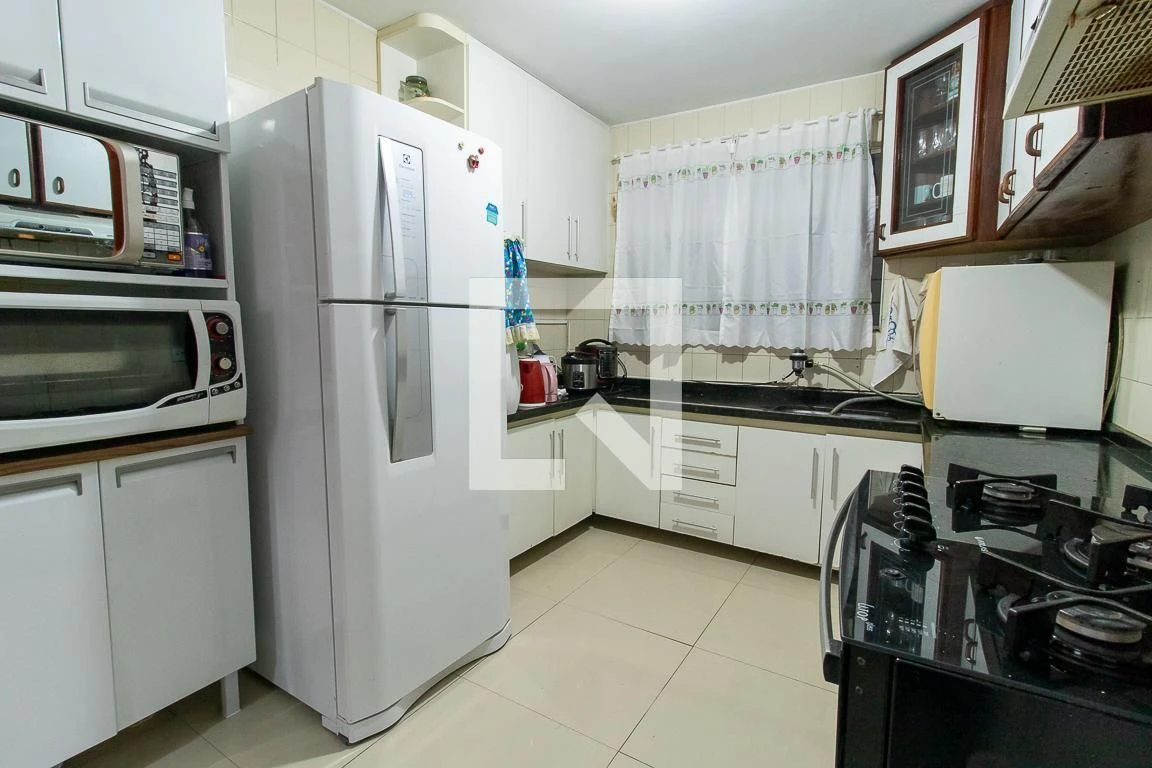 Меблированный дом с 4 спальнями и частным садом — photo 8