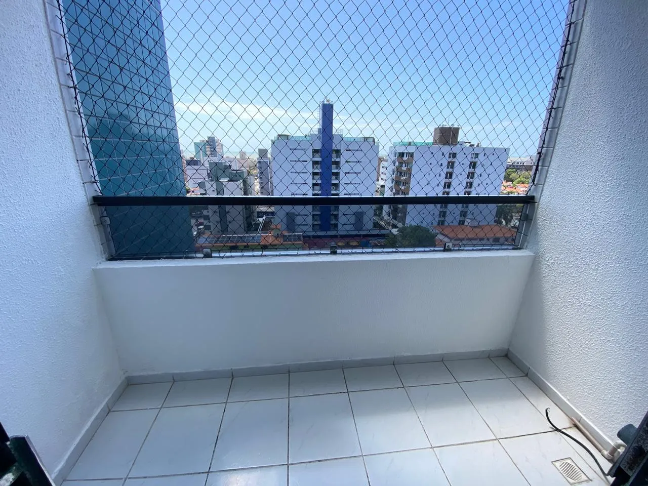 3-bedroom apartment with private BBQ area — photo 4