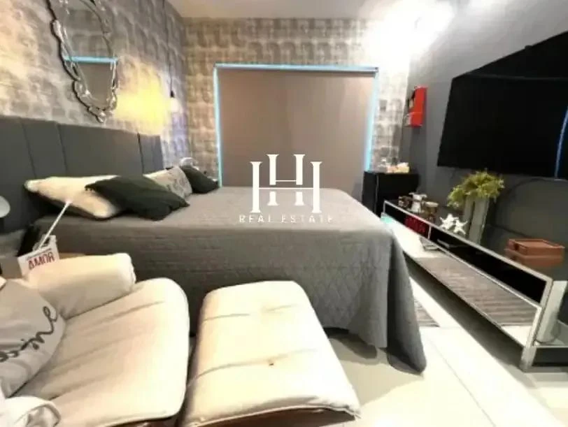 Furnished house with 6 en-suite bedrooms and shared pool — photo 24