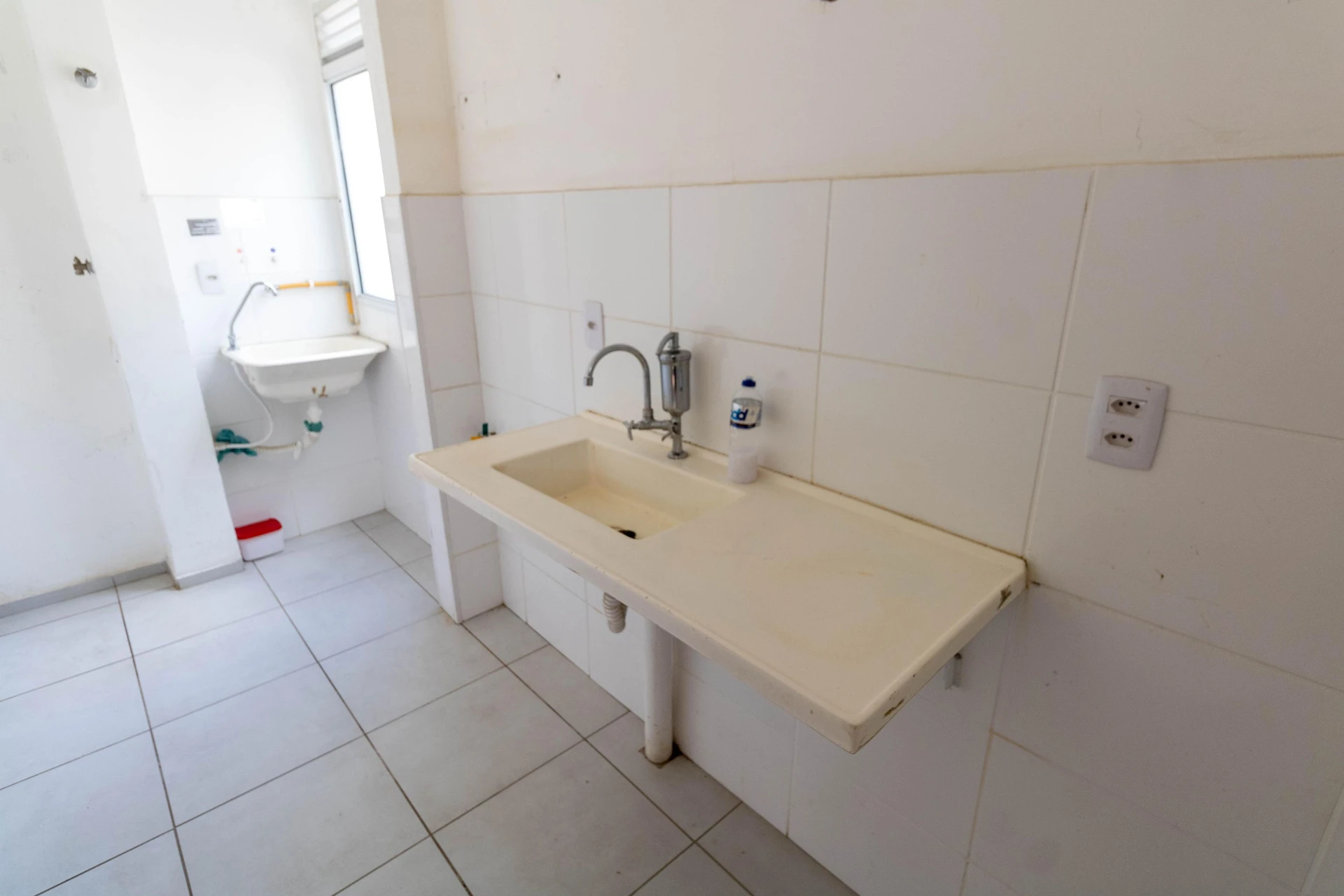 Балкон з грилем та 2 спальні: квартира 45 м² — photo 2