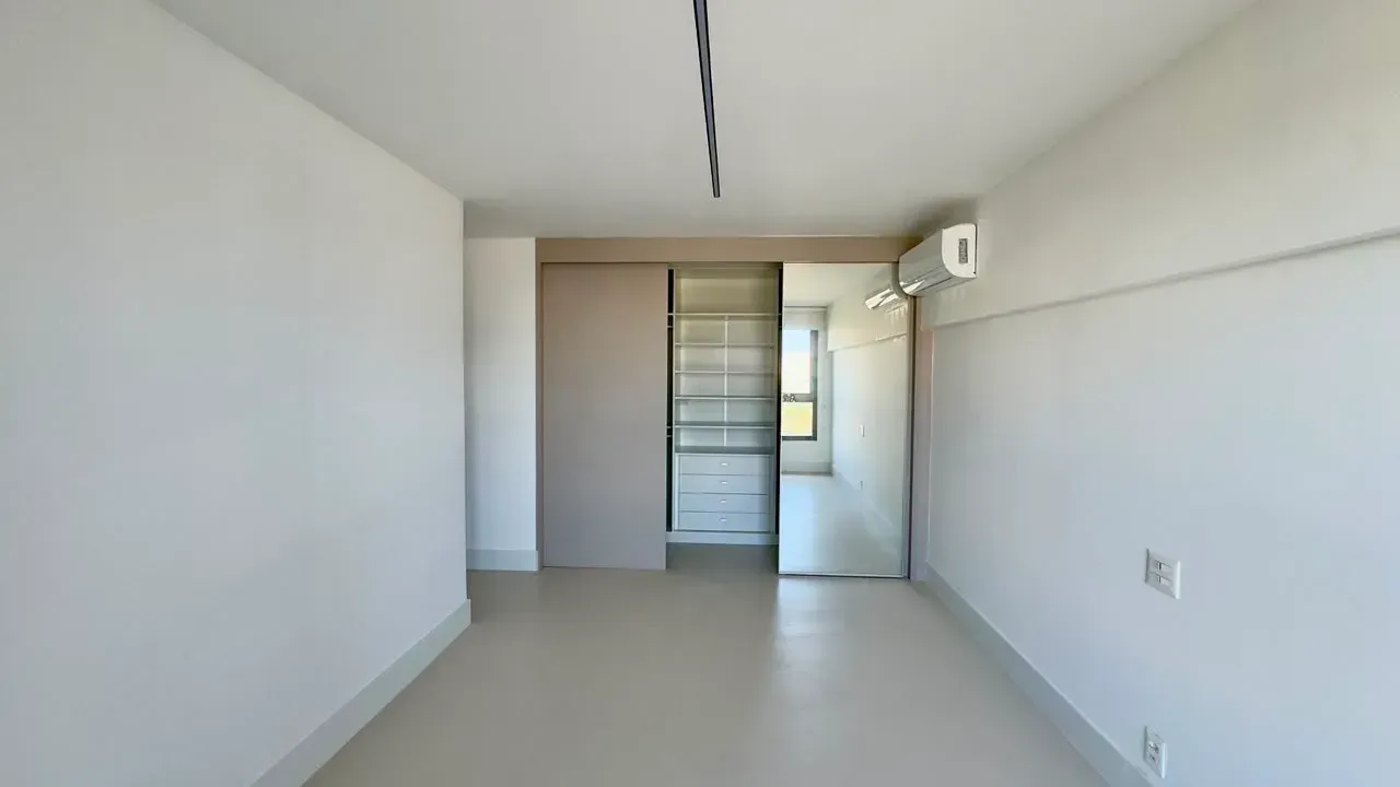 Apartamento sem mobília com 3 quartos e 4 banheiros — photo 3