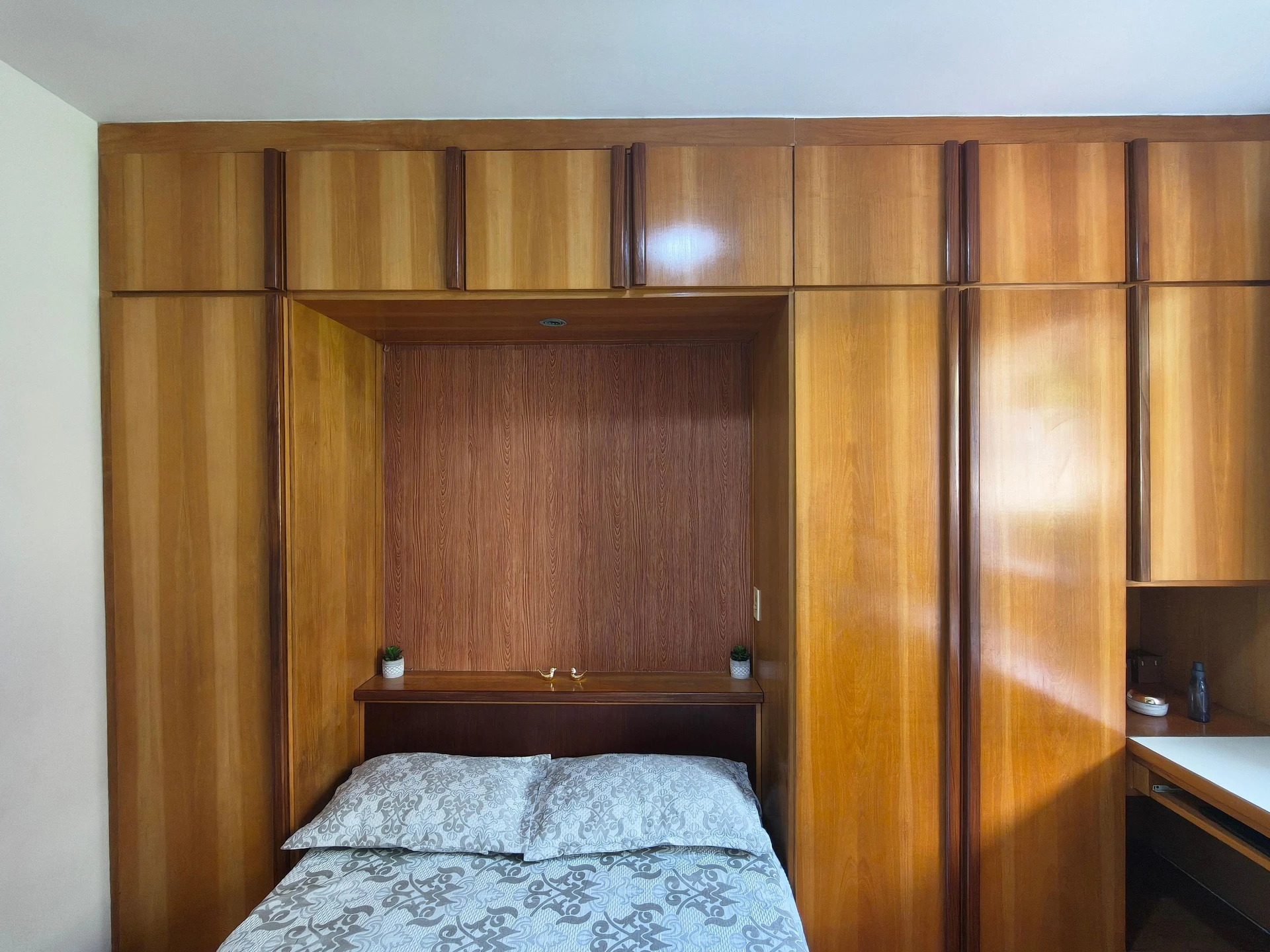 Apartamento amueblado con 3 dormitorios y balcón — photo 19