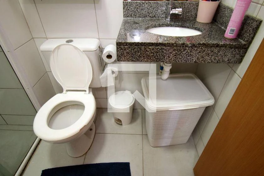 2-bedroom apartment in a building with a gym — photo 12