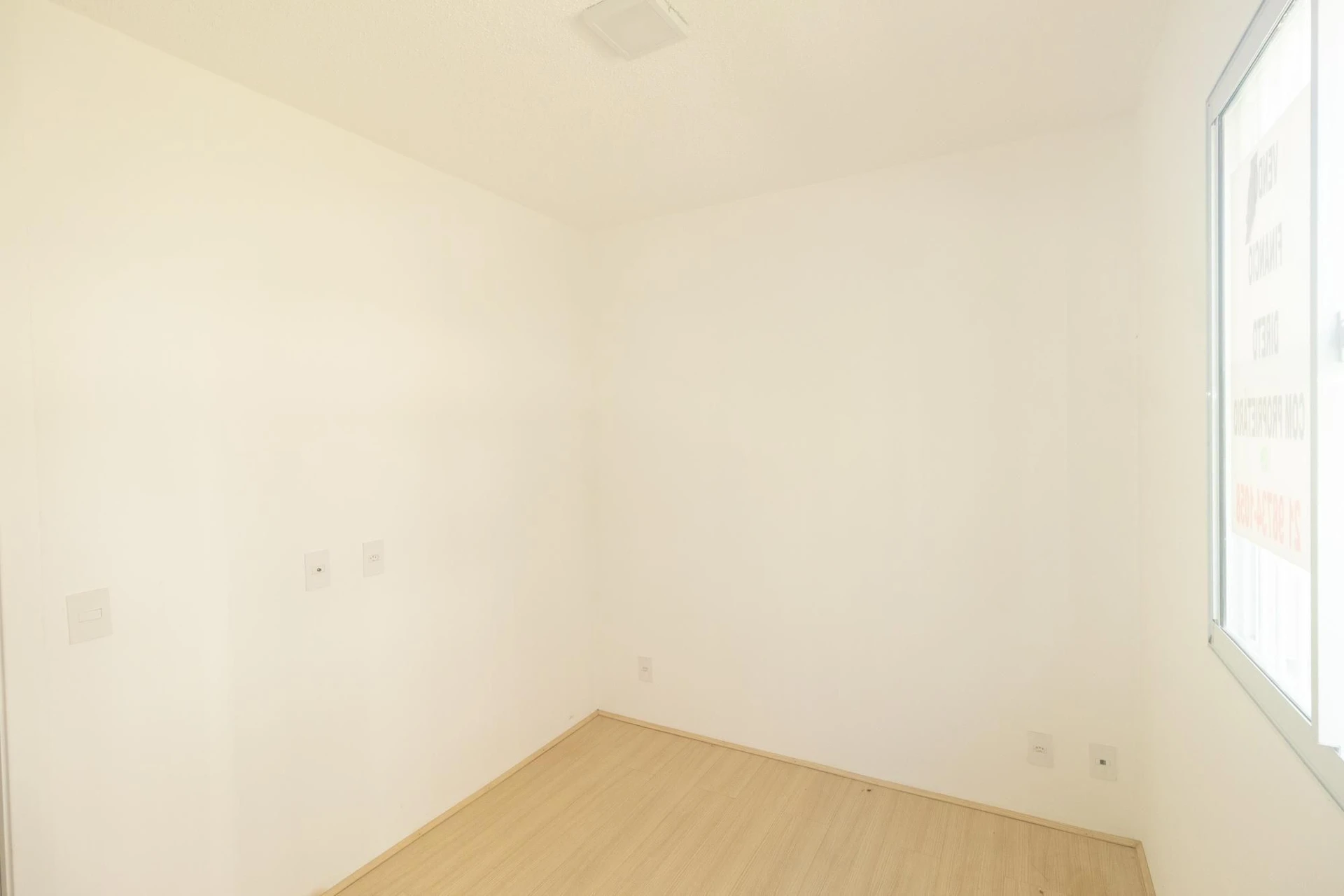 Apartamento com 2 quartos e box de vidro no banheiro — photo 29