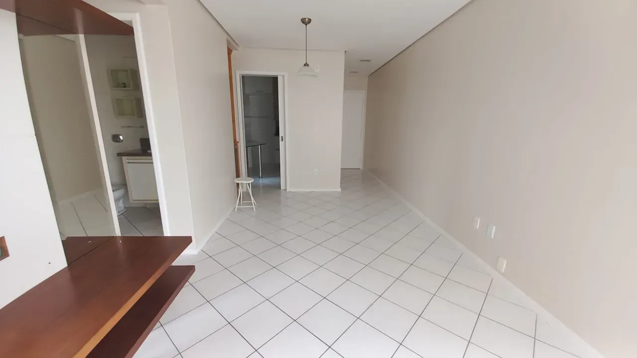 Apartment on the 4th floor with a glass-enclosed balcony — photo 2