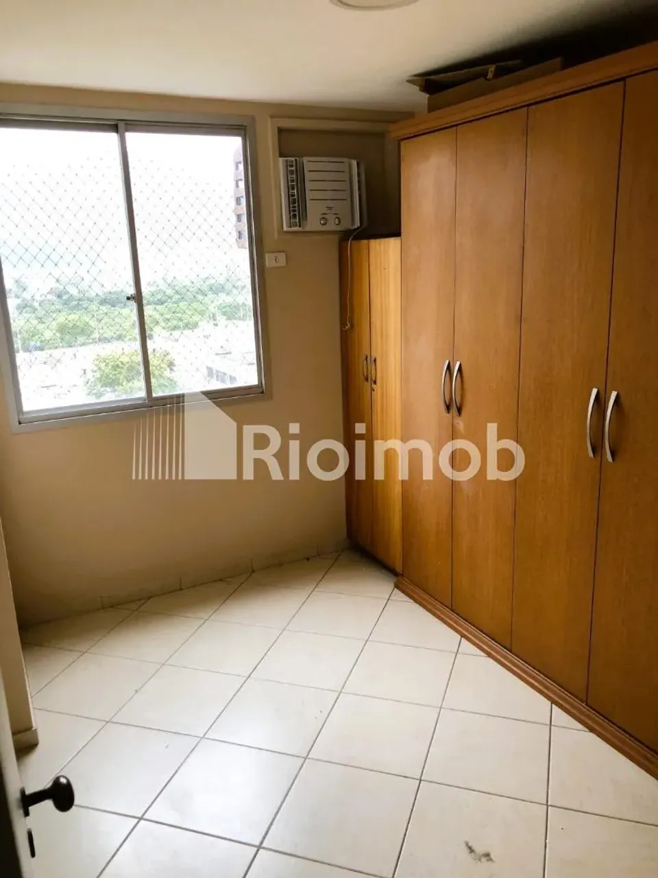 2-bedroom apartment in a building with a pool — photo 7