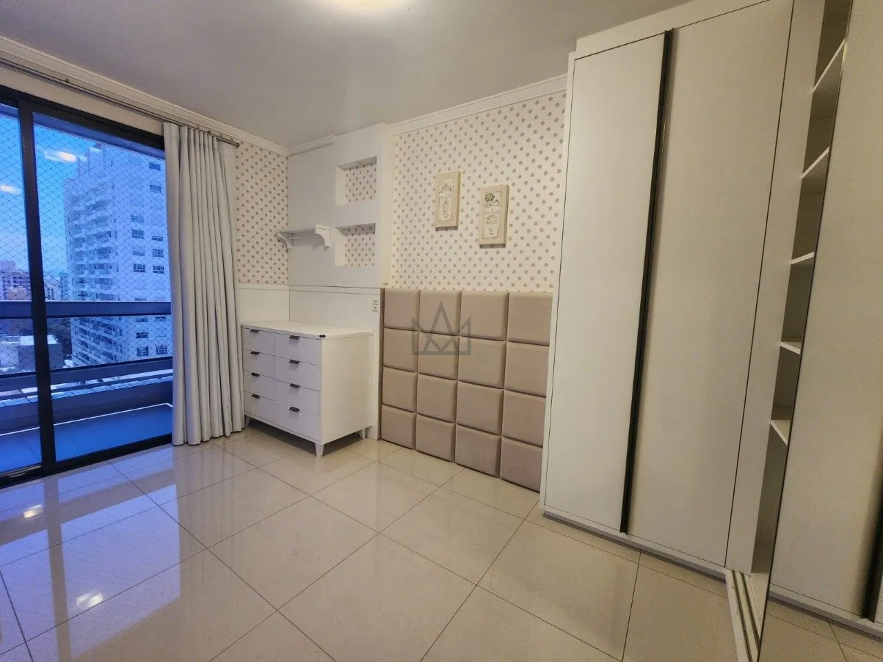 4-bedroom apartment in a building with a gym — photo 22