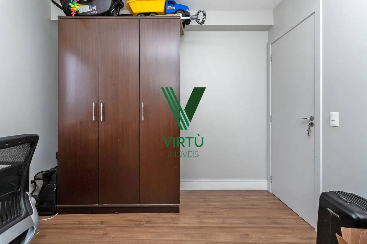 Furnished 3-bedroom apartment with enclosed balcony — photo 17