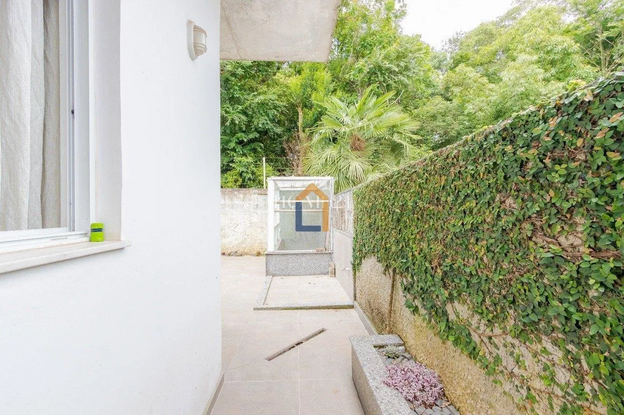 Furnished 470 m² house with 4 bedrooms and private garden — photo 81