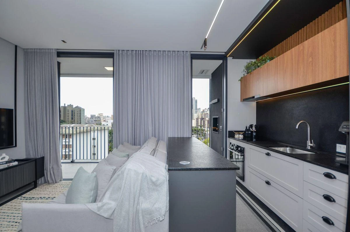 Furnished 1-bedroom apartment with balcony and grill — photo 7