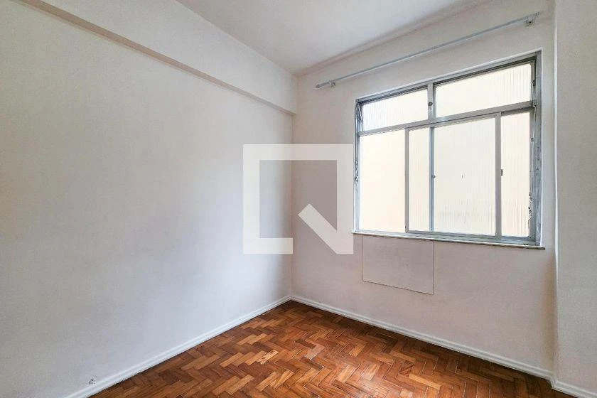2-bedroom apartment with a bathtub — photo 36