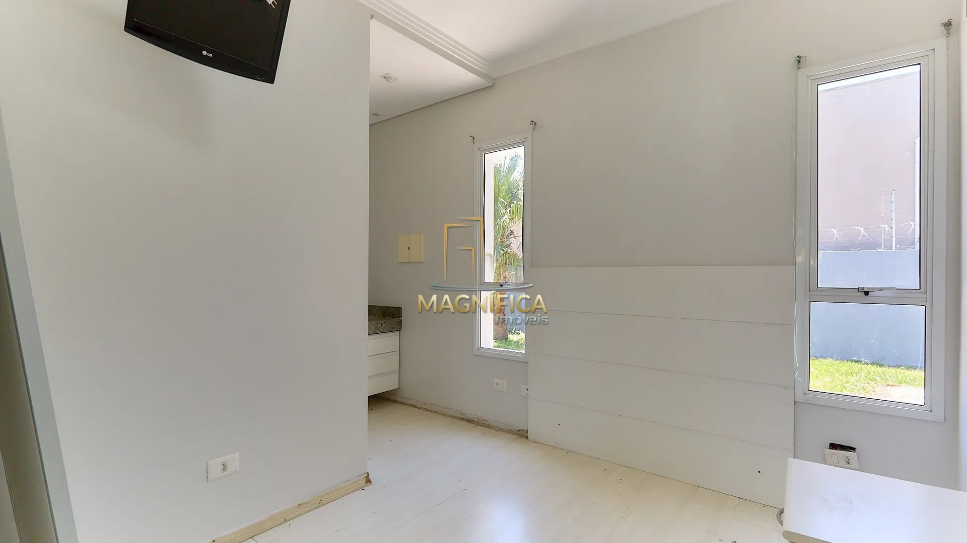 House with 4 bedrooms and 3 en-suite suites, 4 parking spaces — photo 76