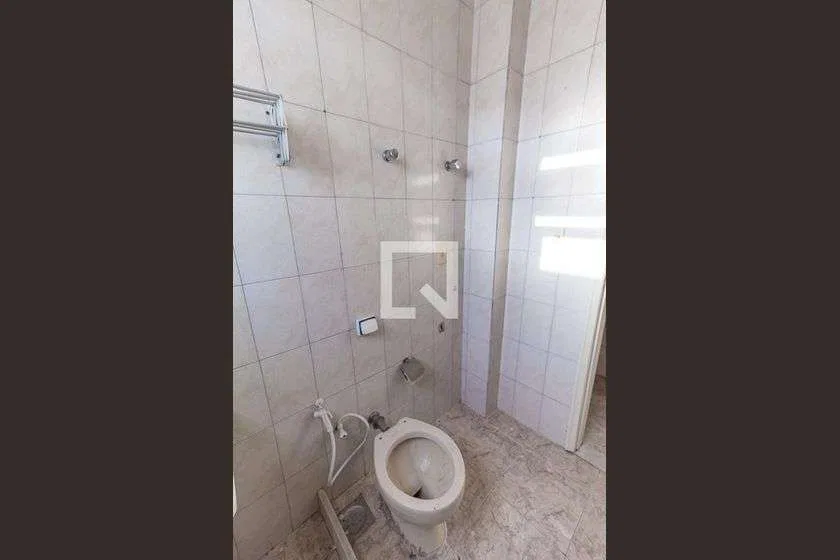 1 quarto e piso de madeira ou laminado: apartamento de 25 m² — photo 19