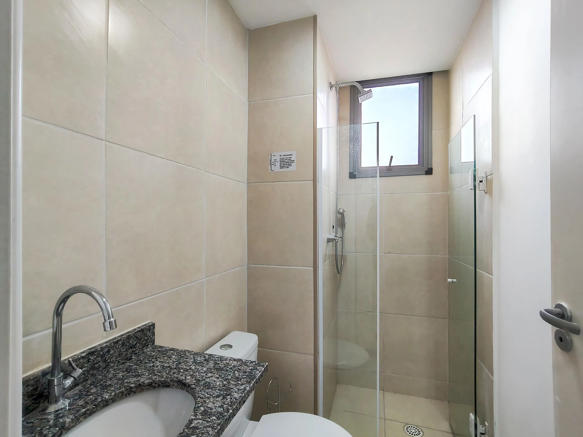 Apartamento com 2 quartos e varanda de vidro fechada — photo 56
