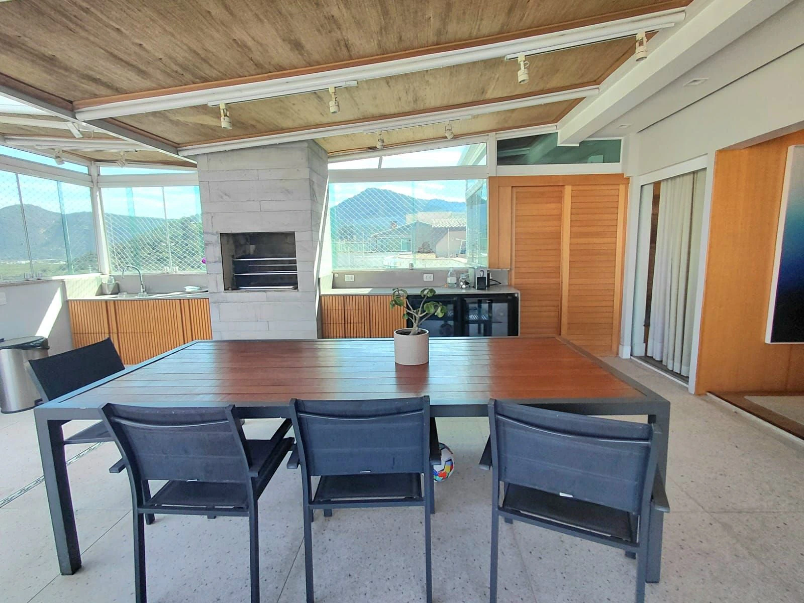 Duplex top-floor apartment with 221 m² and 4 bedrooms — photo 9
