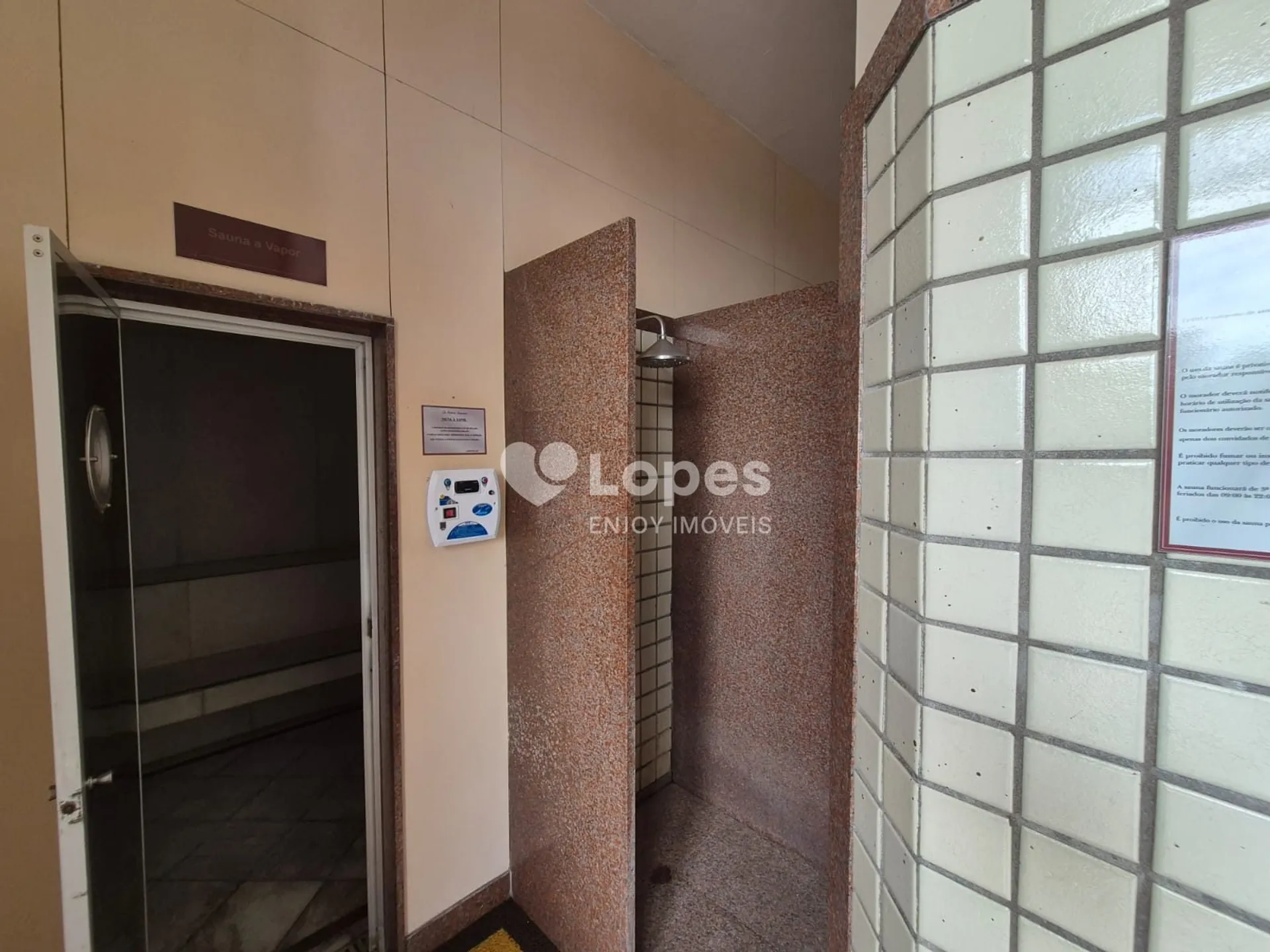 2-bedroom apartment in a building with a sauna — photo 9