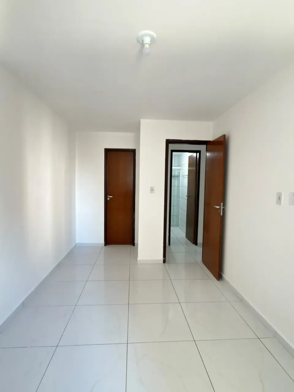 Furnished 2-bedroom apartment with 2 bathrooms — photo 12