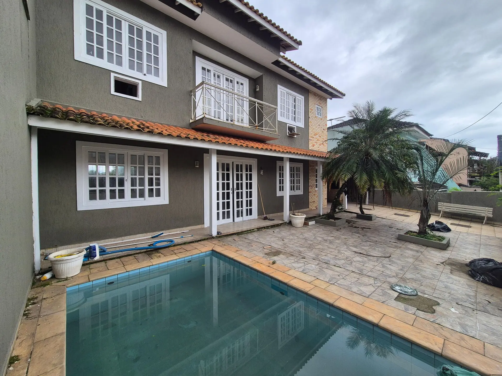 Unfurnished house with 3 bedrooms and a BBQ
