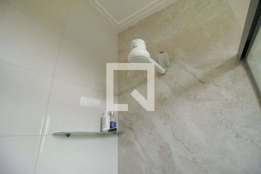 Casa de 381 m² com 7 quartos, 4 banheiros e jardim — photo 10
