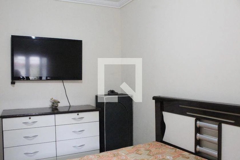 Furnished 225 m² house with 3 bedrooms and 8 parking spots — photo 37