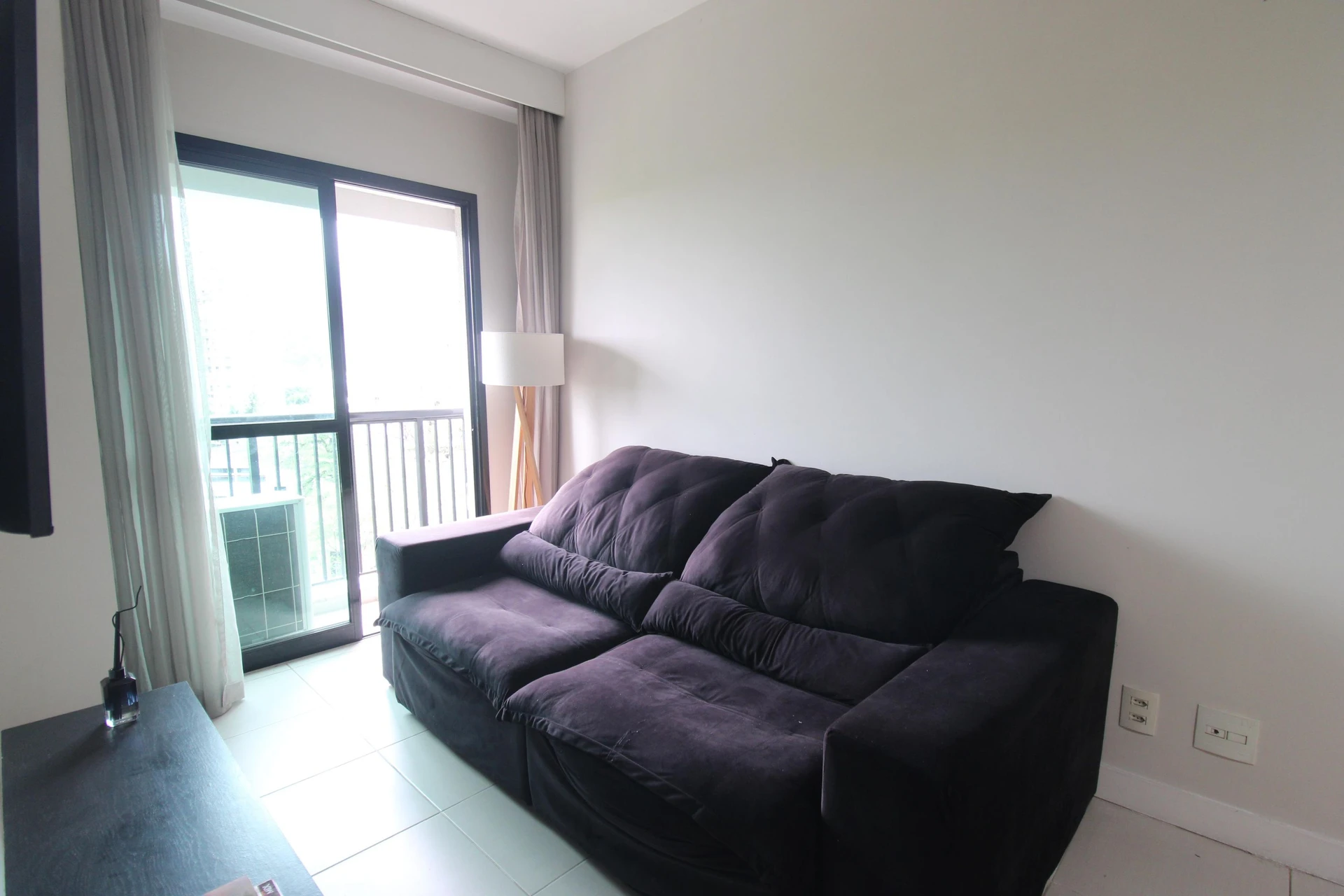 Furnished studio with 1 bedroom and balcony — photo 14
