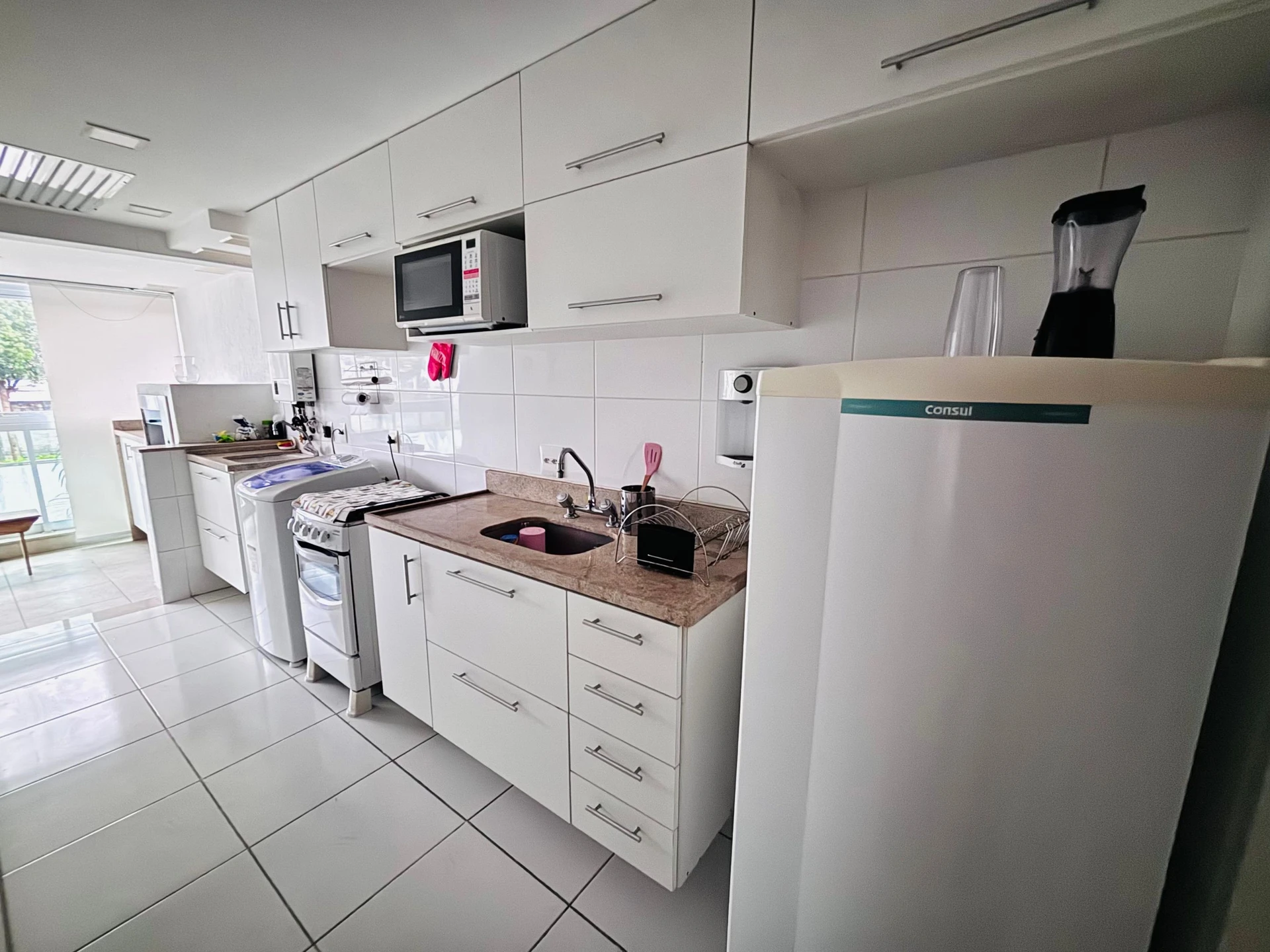 Furnished 2-bedroom apartment with separate kitchen — photo 15