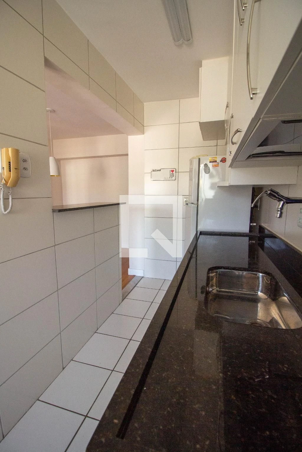 Меблированная квартира с открытой кухней и газовой плитой — photo 19