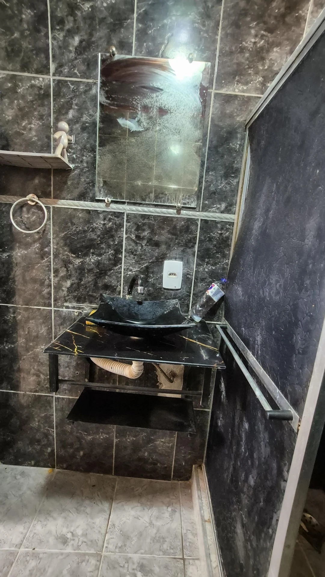 Невмебльована квартира з 2 спальнями та компактною кухнею — photo 56