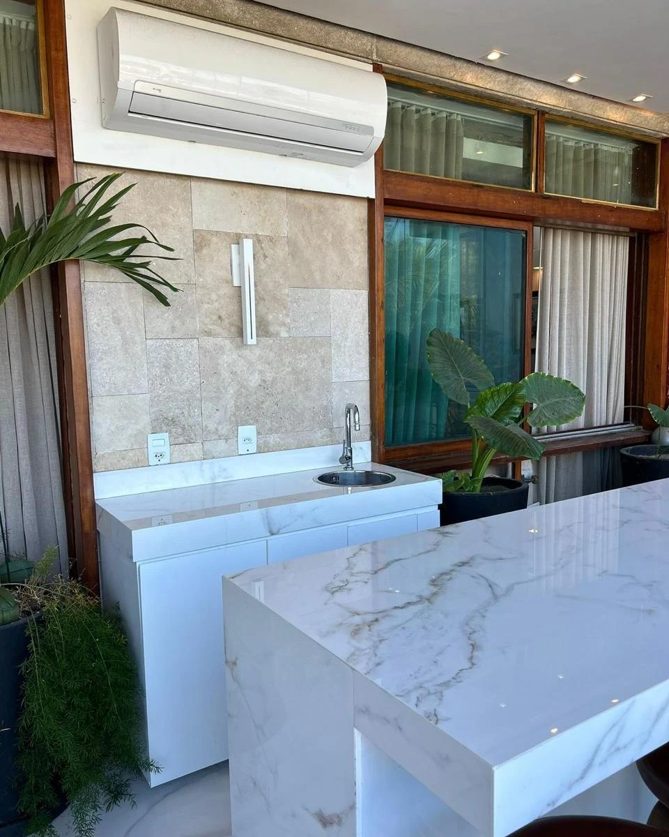 Furnished 250 m² apartment with 3 en-suite bedrooms — photo 2