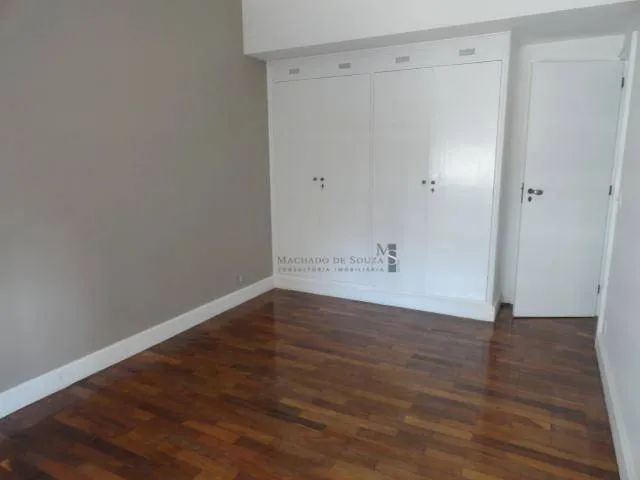 Water view in a 4-bedroom apartment, 350 m² — photo 12
