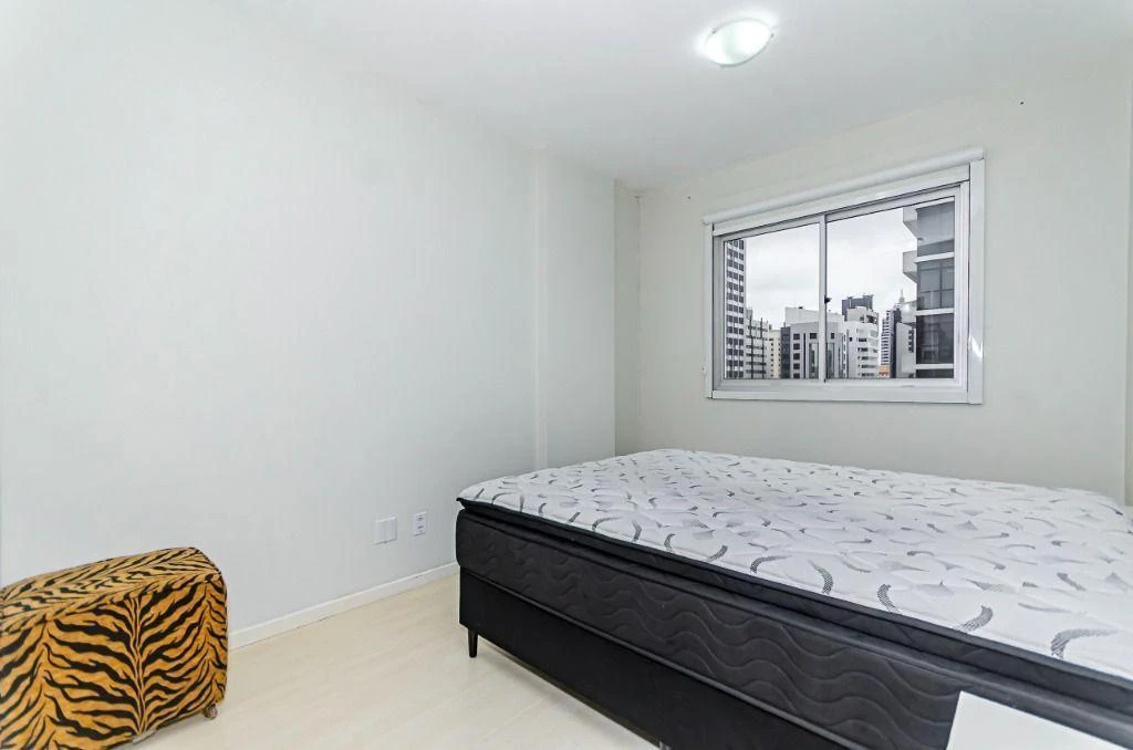 3-bedroom apartment with a washing machine in Curitiba — photo 14